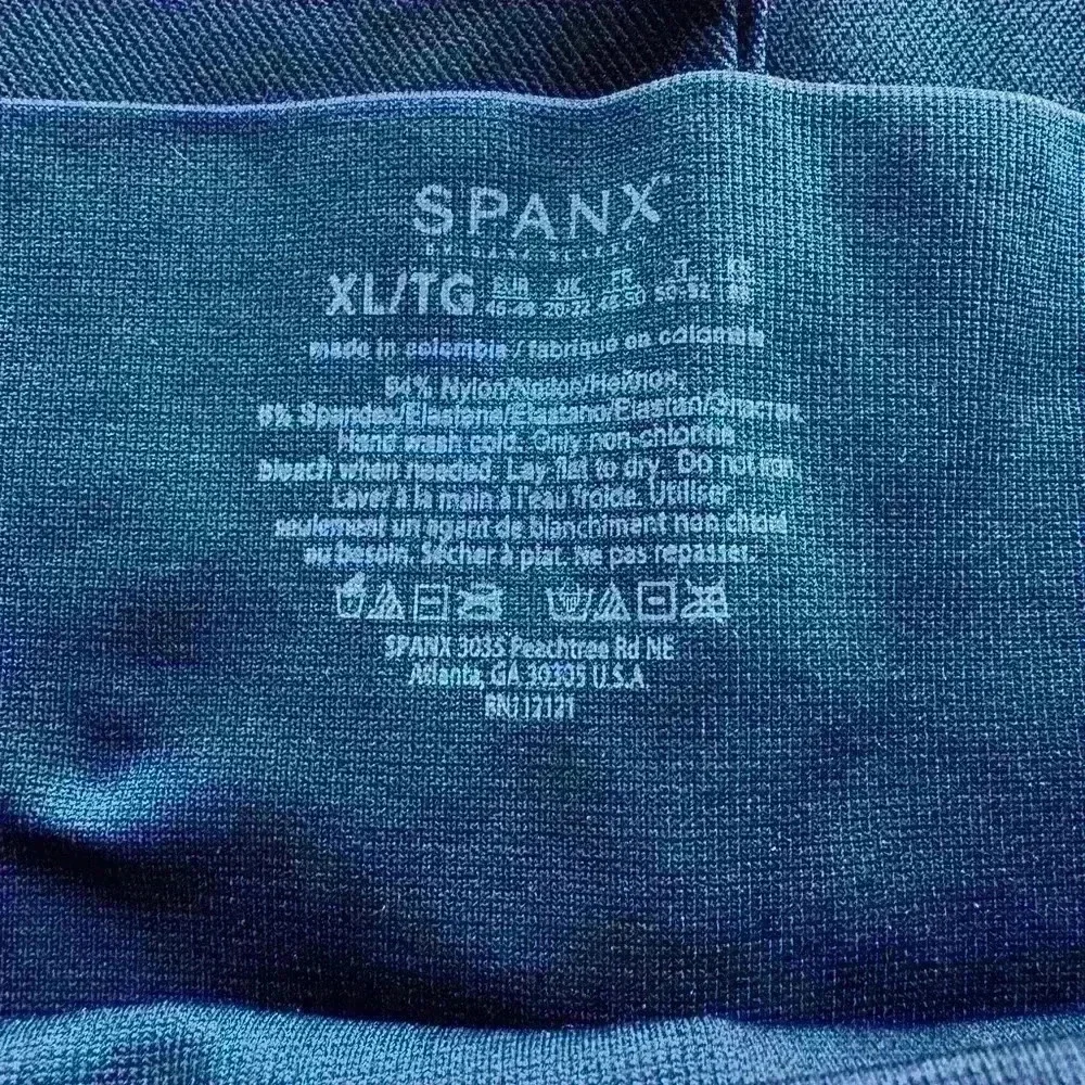 SPANX  Look At Me Now Leggings in Very Black Women’s XL